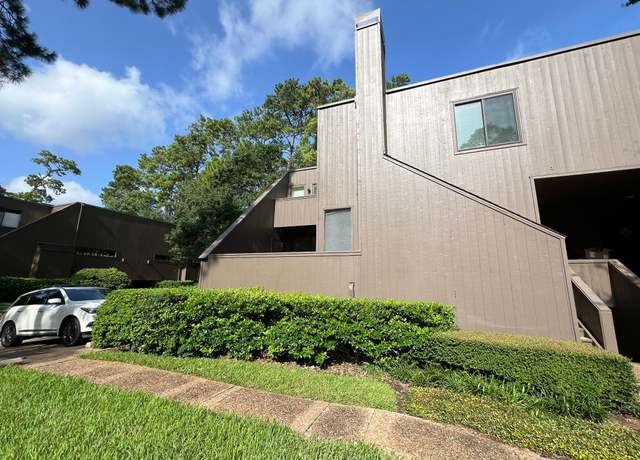 Property at 168 Litchfield Ln, Houston, TX 77024, 3 beds, 2.5 baths
