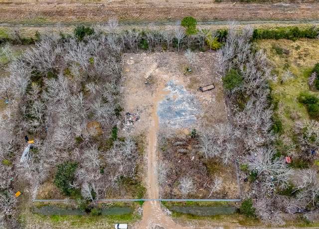 Property at 1815 19th St, Dickinson, TX 77539