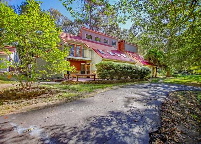 Property at 310 Karen Dr, Lufkin, TX 75901, 4 beds, 3.5 baths