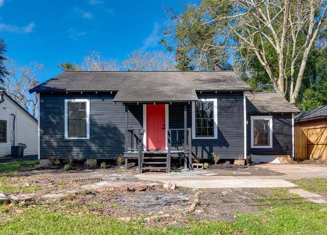 Property at 1105 N Valderas St, Angleton, TX 77515, 2 beds, 1 bath