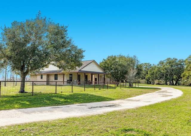 Property at 322 County Road 467, West Columbia, TX 77486, 3 beds, 2 baths