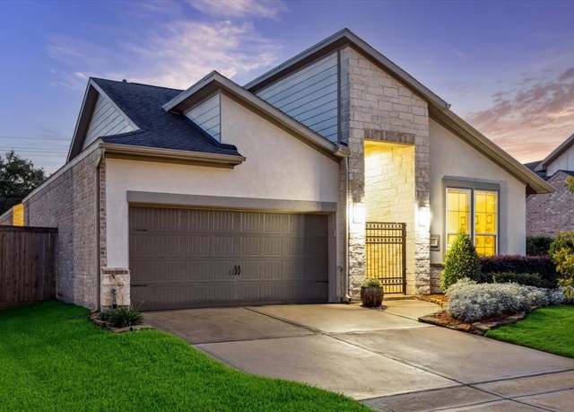 Property at 13234 James Terrace Ln, Houston, TX 77059, 3 beds, 2.5 baths