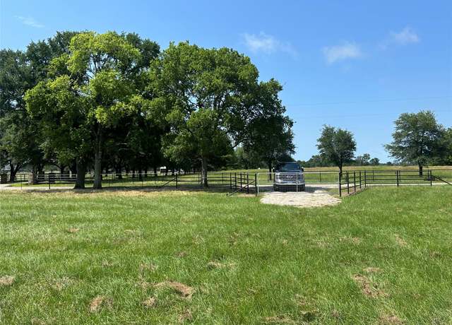Property at 38645 Wiggins Rd, Hempstead, TX 77445