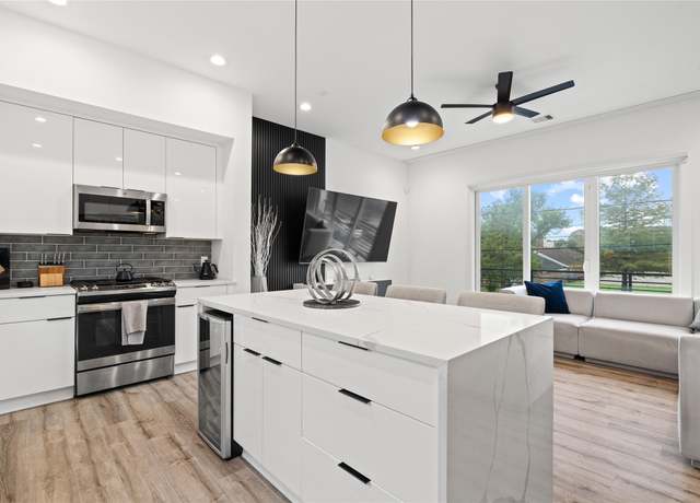 Property at 2404 Hadley St Unit C, Houston, TX 77003, 3 beds, 3.5 baths