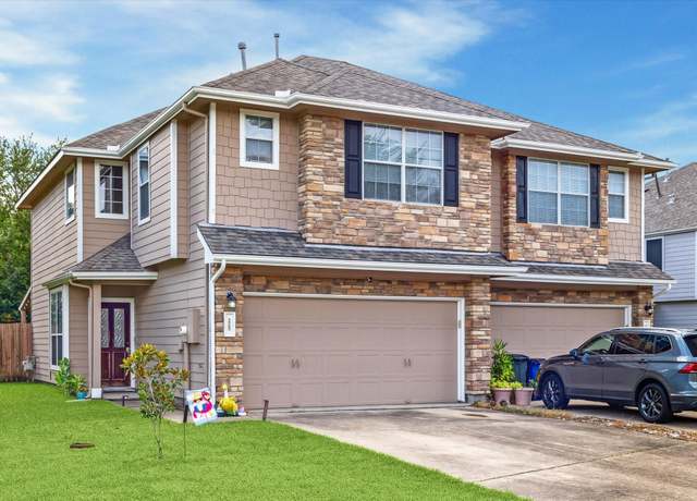 Property at 225 Drake Run Ln, Dickinson, TX 77539, 3 beds, 2.5 baths