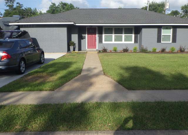 Property at 232 Birch St, Lake Jackson, TX 77566, 3 beds, 1.5 baths