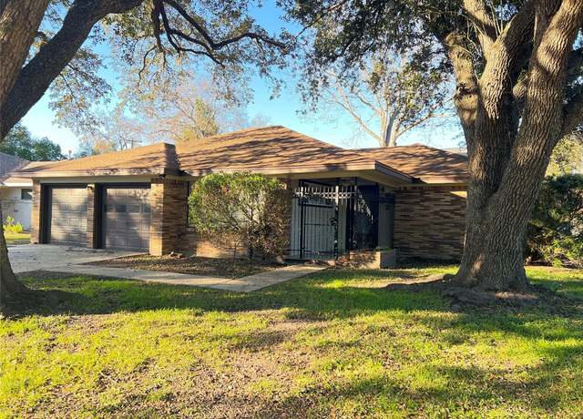 Property at 4602 Redstart St, Houston, TX 77035, 3 beds, 2 baths