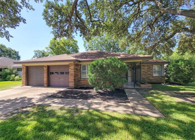 Property at 4602 Redstart St, Houston, TX 77035, 3 beds, 2 baths