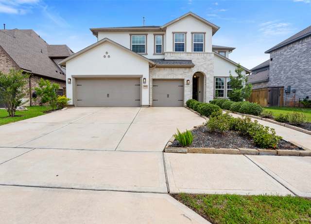 Property at 9923 Golden Woods Dr, Missouri City, TX 77459, 5 beds, 4.5 baths