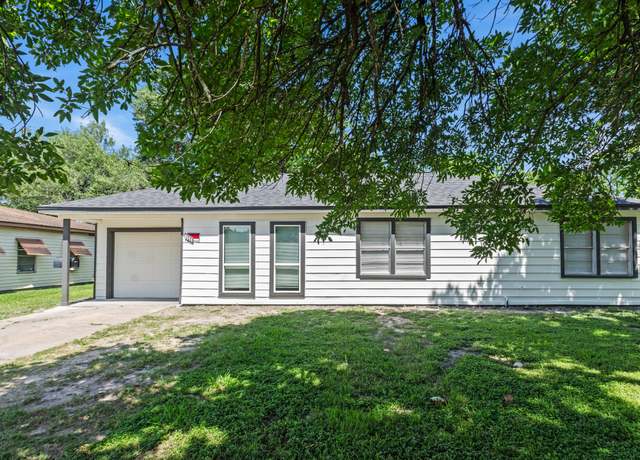 Property at 1111 Johnson St, Pasadena, TX 77506, 4 beds, 2 baths