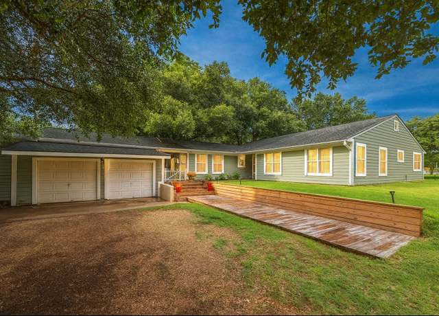 Property at 510 Brazos Hill Ln, Sealy, TX 77474, 3 beds, 2 baths
