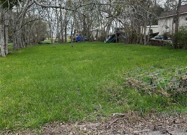 Property at 209 Moutray Ave, Wharton, TX 77488