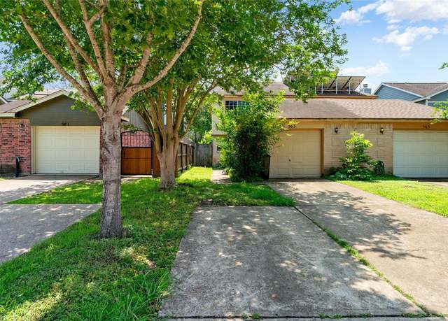 Property at 563 Birdsong Dr, League City, TX 77573, 3 beds, 2.5 baths