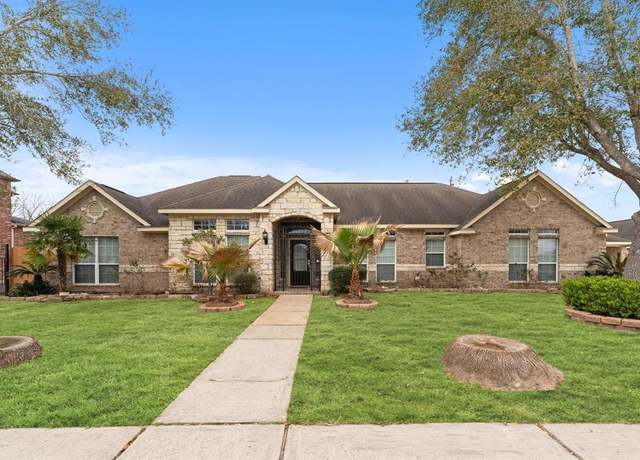 Property at 3303 Hickory Knoll Dr, Pearland, TX 77581, 5 beds, 3 baths