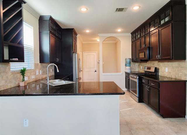 Property at 13839 Bonner Bluff Ln, Houston, TX 77047, 4 beds, 2.5 baths
