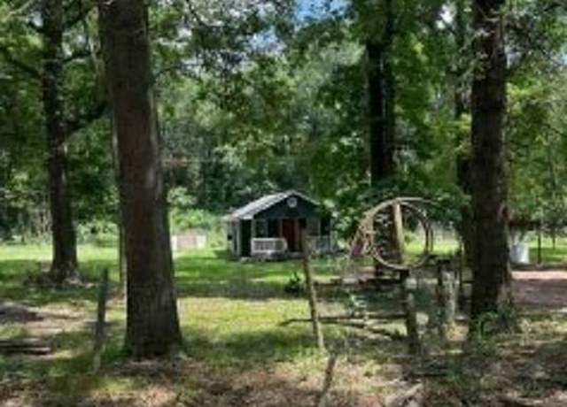 Property at 5611 Aspen Trl, Gilmer, TX 75644, 2 beds, 1 bath