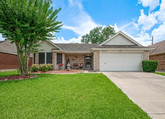 Property at 2738 N Larkspur Cir, Pearland, TX 77584, 3 beds, 2 baths