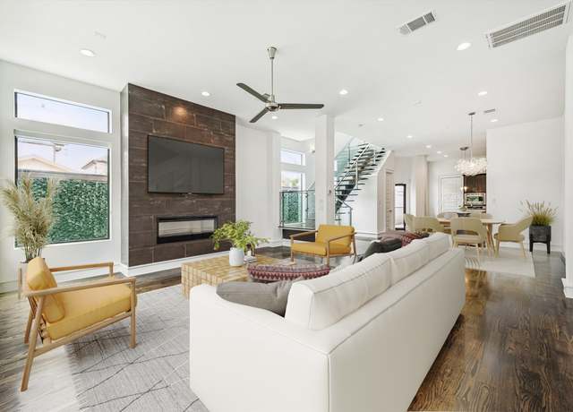 Property at 1520 Knox St, Houston, TX 77007, 3 beds, 3.5 baths