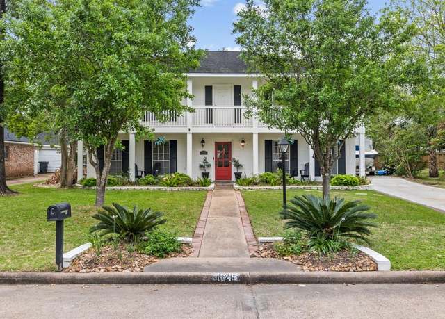 Property at 4126 Manorfield Dr, Seabrook, TX 77586, 4 beds, 3.5 baths