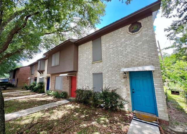 Property at 1039-1045 N Chenango St, Angleton, TX 77515