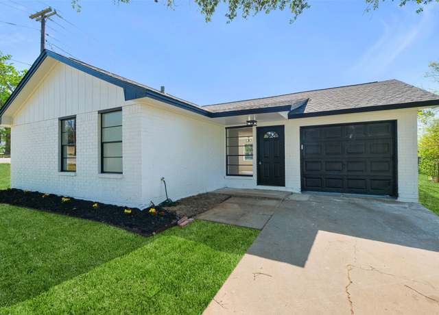 Property at 221 N Baron St, Bellville, TX 77418, 3 beds, 1.5 baths
