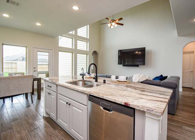 Property at 2804 Sable Creek Ln, Pearland, TX 77584, 4 beds, 3.5 baths