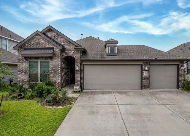 Property at 8410 Amber Bend Dr, Baytown, TX 77521, 3 beds, 2 baths