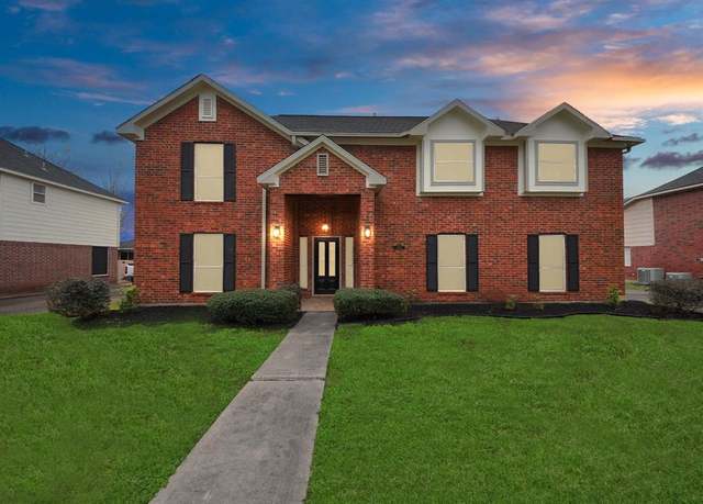 Property at 1410 Long View Dr, Pearland, TX 77581, 5 beds, 3.5 baths