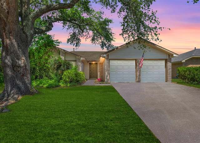 Property at 331 Capehill Dr, Webster, TX 77598, 3 beds, 2 baths