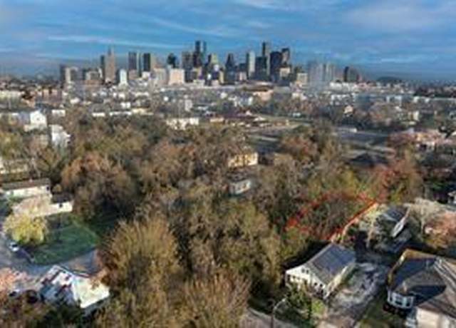 Property at 3006 Dennis St, Houston, TX 77004
