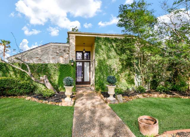 Property at 1719 Prairie Mark Ln, Houston, TX 77077, 4 beds, 3 baths