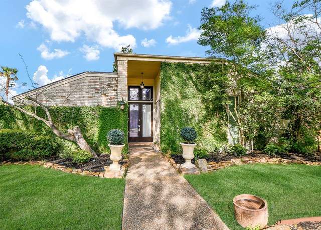 Property at 1719 Prairie Mark Ln, Houston, TX 77077, 4 beds, 3 baths