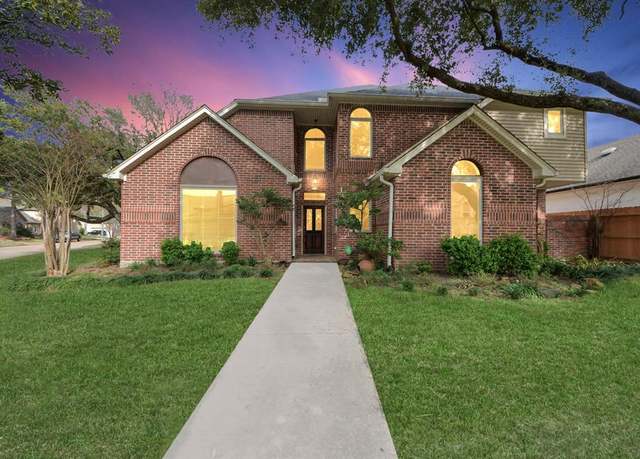 Property at 1334 Wickshire Ln, Houston, TX 77043, 4 beds, 3.5 baths