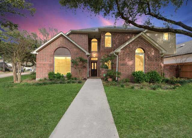 Property at 1334 Wickshire Ln, Houston, TX 77043, 4 beds, 3.5 baths