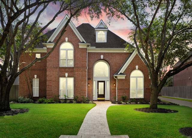 Property at 911 Old Valley Way, Houston, TX 77094, 4 beds, 3.5 baths