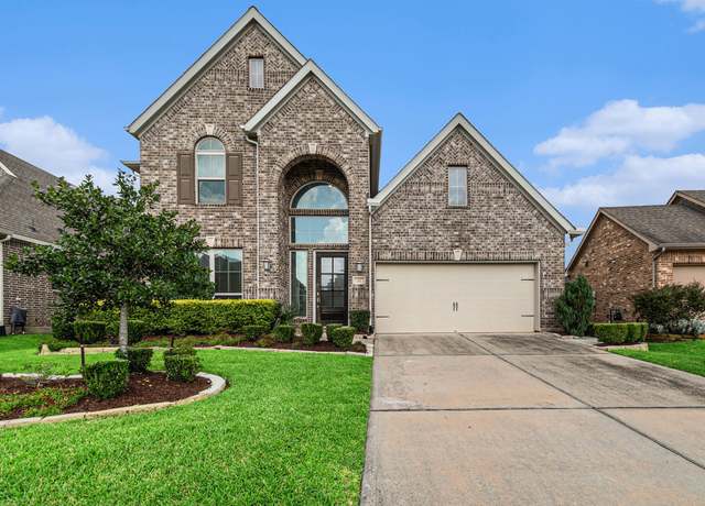 Property at 211 Painted Trillium Dr, Conroe, TX 77304, 4 beds, 3.5 baths
