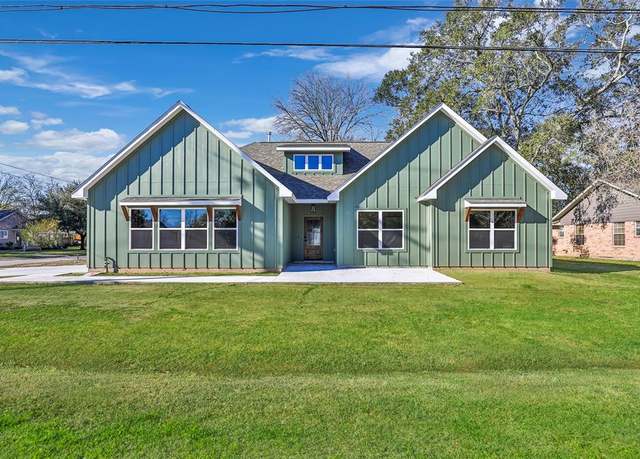 Property at 100 E Young St, Dayton, TX 77535, 3 beds, 2 baths