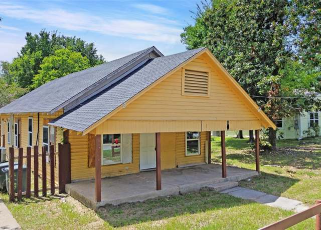 Property at 920 Martin Luther King Dr, Huntsville, TX 77320, 6 beds, 3 baths