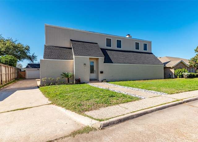 Property at 5 Park Ln, Galveston, TX 77551, 3 beds, 2.5 baths