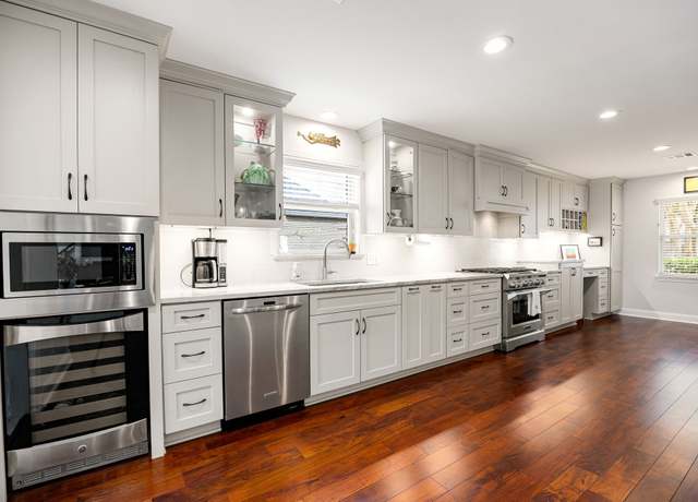 Property at 719 Electra Dr, Houston, TX 77079, 4 beds, 3.5 baths