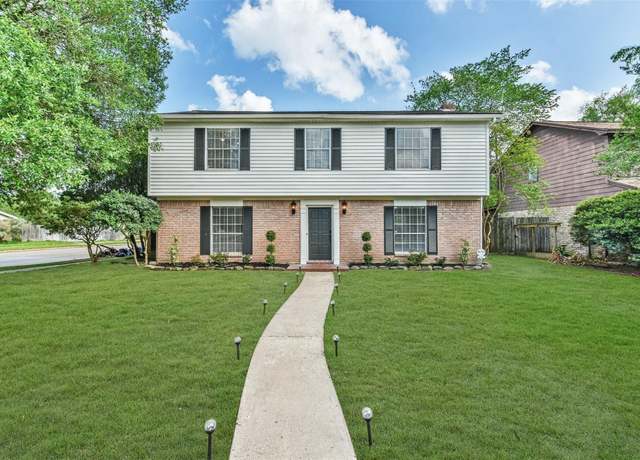 Property at 7003 Huntbrook Dr, Spring, TX 77379, 4 beds, 2.5 baths