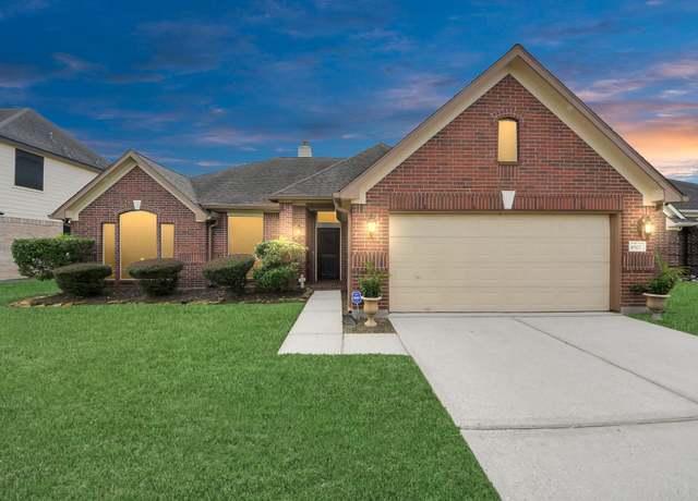 Property at 10522 Ravens Way, Baytown, TX 77523, 4 beds, 2 baths