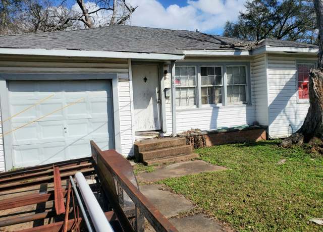 Property at 551 Pecan Dr, South Houston, TX 77587, 3 beds, 2 baths