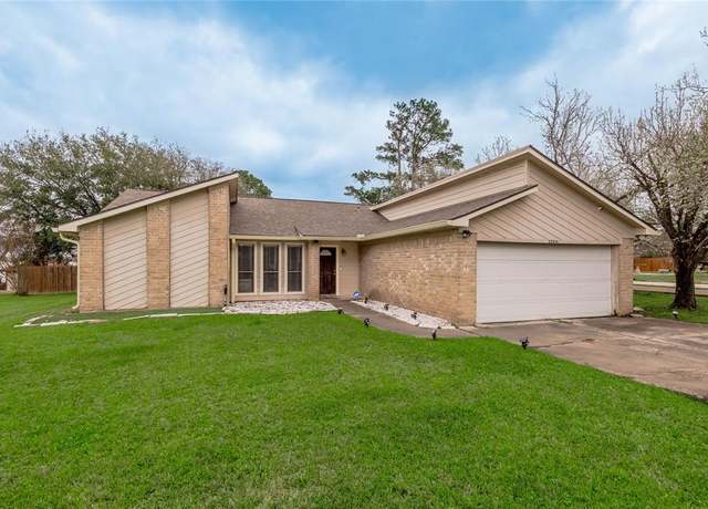 Property at 22516 Pebble Beach Way, Huntsville, TX 77320, 3 beds, 2 baths