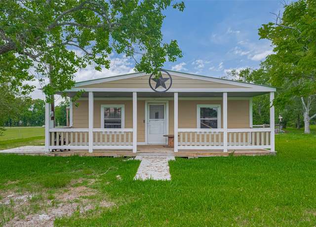 Property at 17430 County Road 143, Pearland, TX 77584, 4 beds, 2 baths