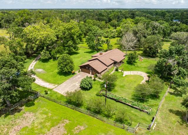 Property at 4821 County Road 288, Angleton, TX 77515, 4 beds, 2 baths