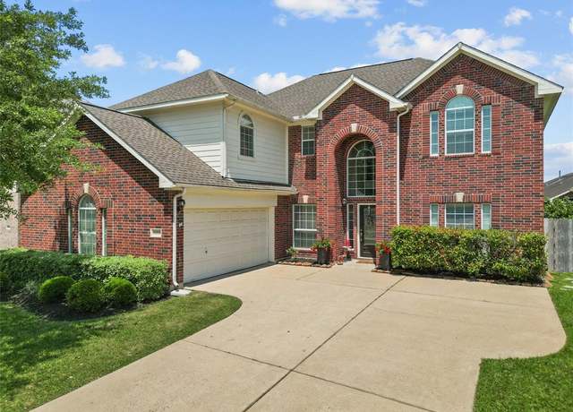 Property at 1056 Jennifer St, Alvin, TX 77511, 4 beds, 2.5 baths