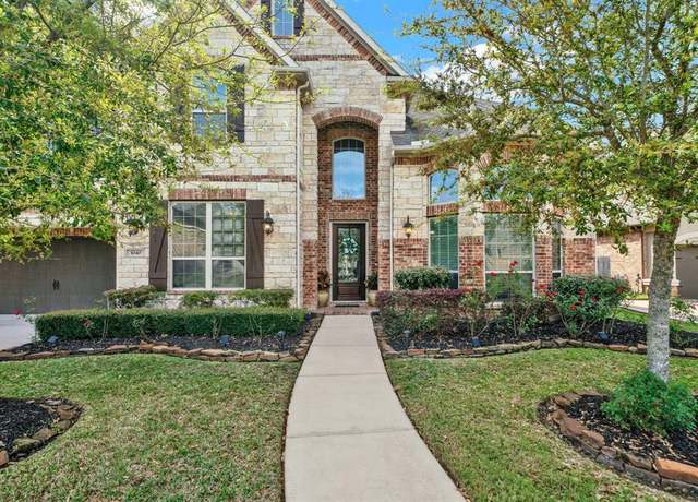 Property at 1040 Bolivar Point Ln, Friendswood, TX 77546, 5 beds, 4.5 baths