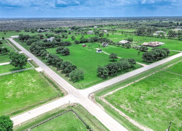 Property at 6607 S Mallard Dr, Fulshear, TX 77441, 2 beds, 1.5 baths