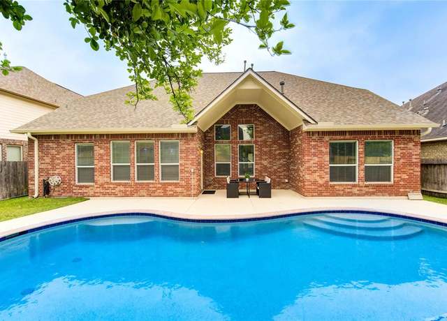 Property at 28015 Heritage Stream Dr, Katy, TX 77494, 4 beds, 3.5 baths